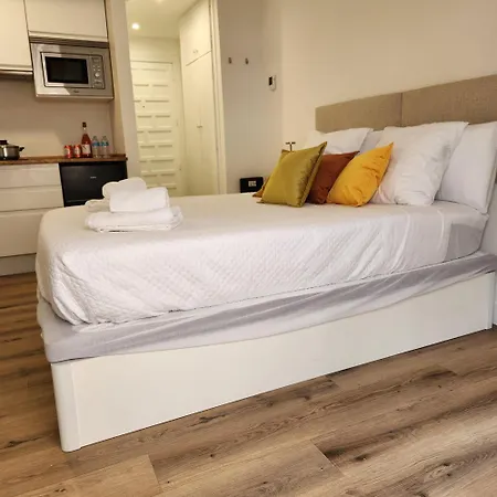 Apartment Modern 5 Min To & Dining *