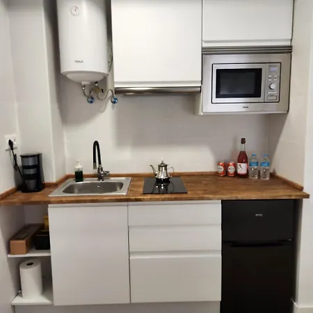 Modern 5 Min To & Dining *